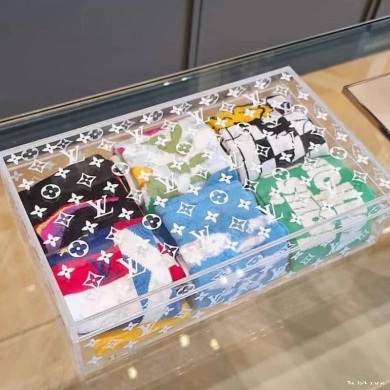 BOX CUSTOM WITH SOCKS LV 0813